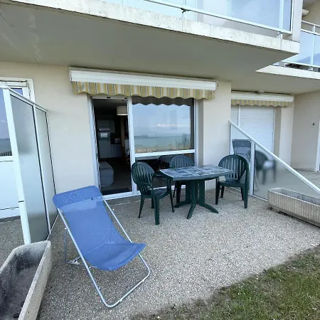 Joli T2 En Front De Avec Acces Direct Plage, Terrasse Privative, Parking Et Wi-fi Gratuit - Fr-1-361-45 Jullouville-les-Pins