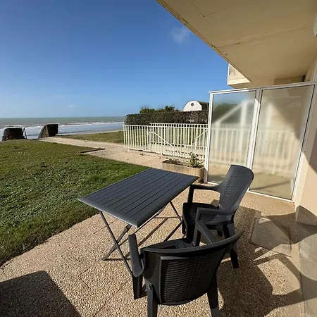 Joli T2 En Front De Avec Acces Direct Plage, Terrasse Privative, Parking Et Wi-fi Gratuit - Fr-1-361-45 Daire Jullouville-les-Pins