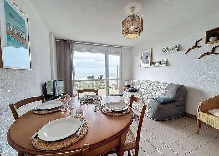 Joli T2 En Front De Avec Acces Direct Plage, Terrasse Privative, Parking Et Wi-fi Gratuit - Fr-1-361-45 Jullouville-les-Pins